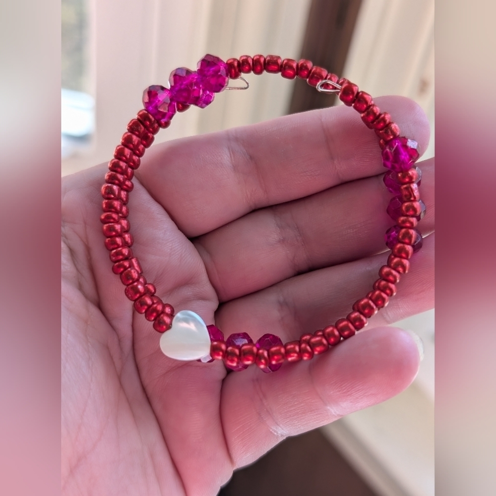 Red and fuscia handmade memory wire beaded bracelet